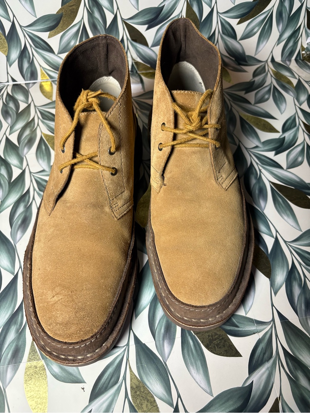 Clarks Men's Brown/Tan Suede Chukka Boots size 10